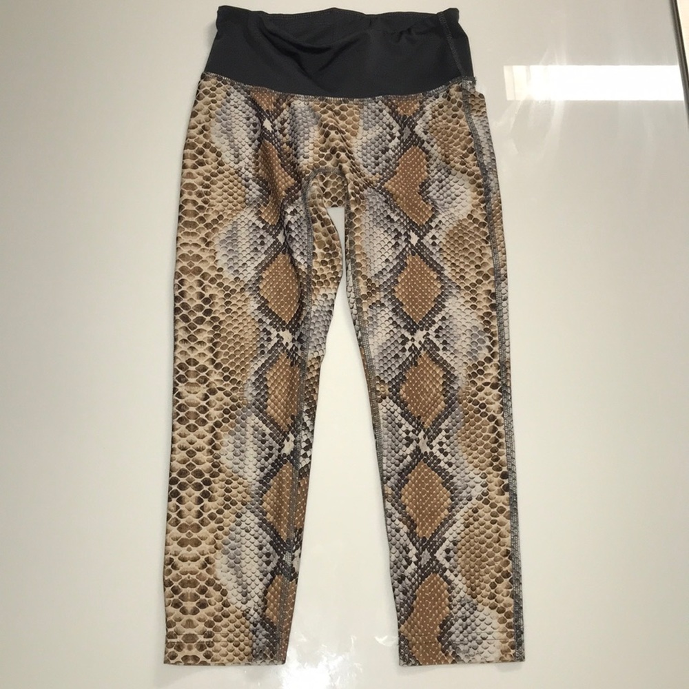 PRISMSPORT Snakeskin Cropped Leggings